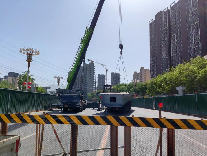 涉縣龍南路鋼結構跨路天橋